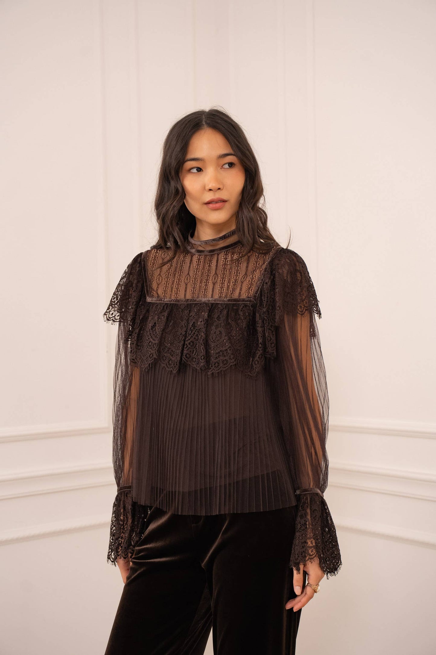Kanten blouse en geplooide tule