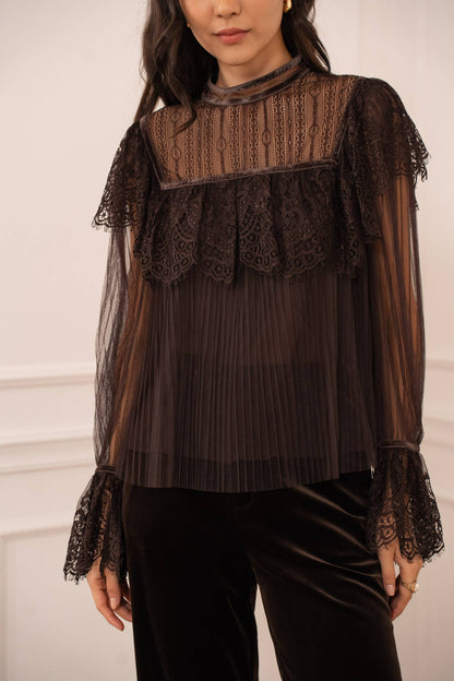 Kanten blouse en geplooide tule