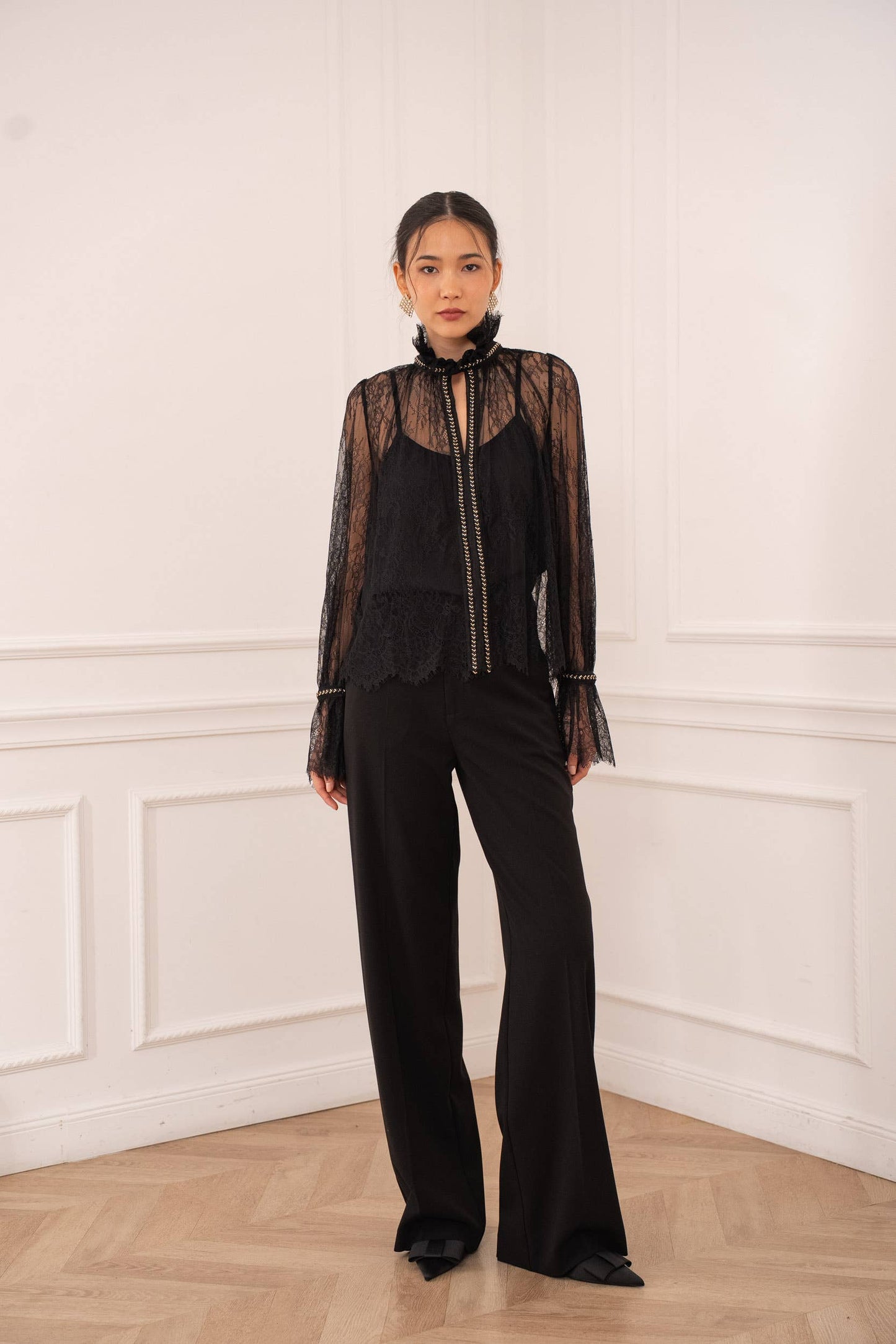 Blouse van kant & gouden strass