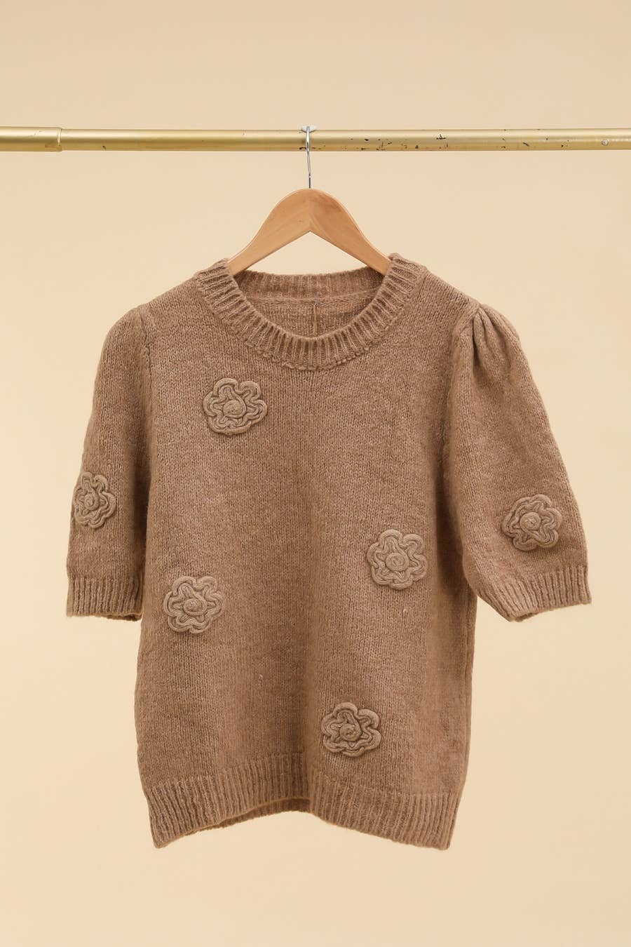 Gebreide trui met bloemen