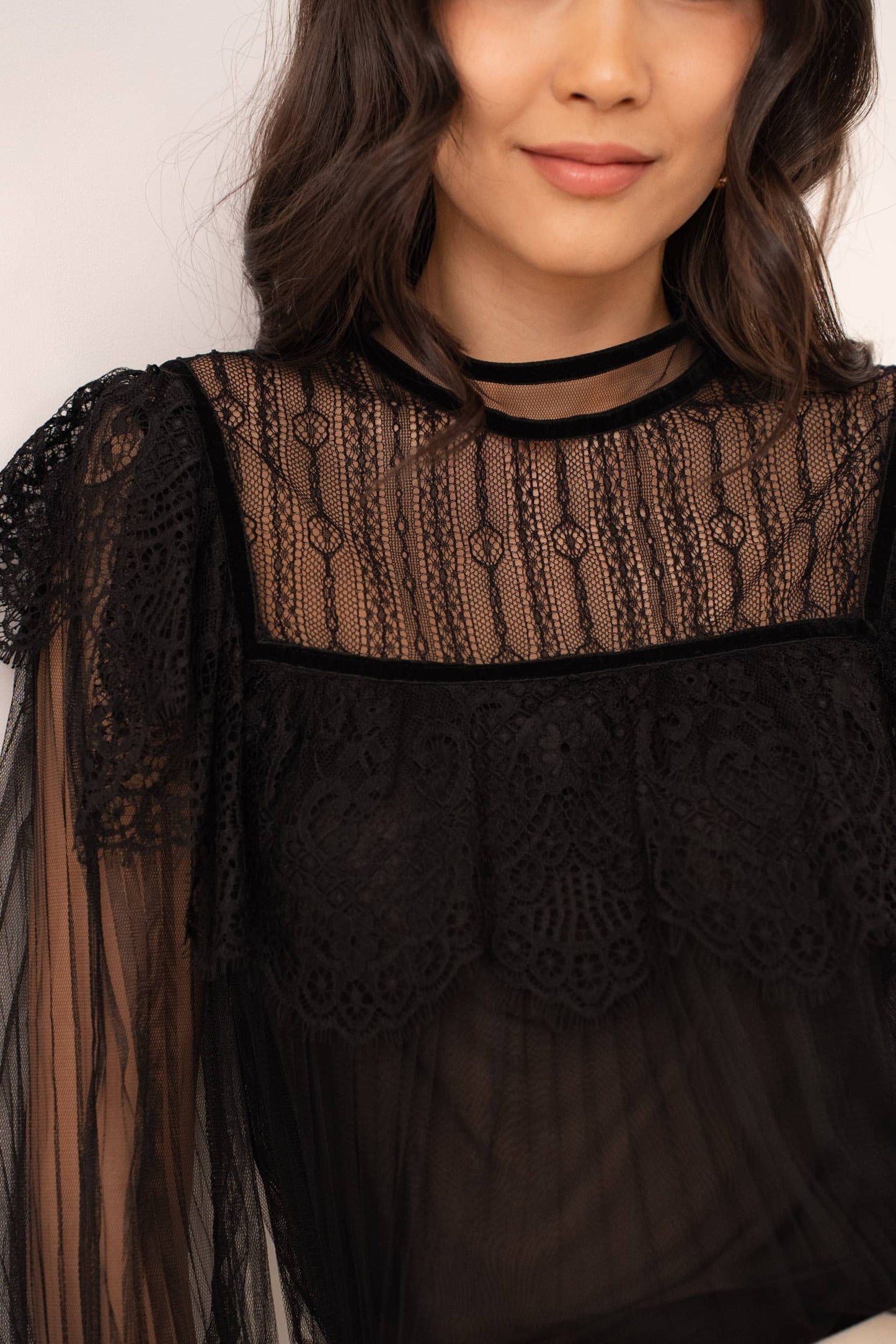 Kanten blouse en geplooide tule