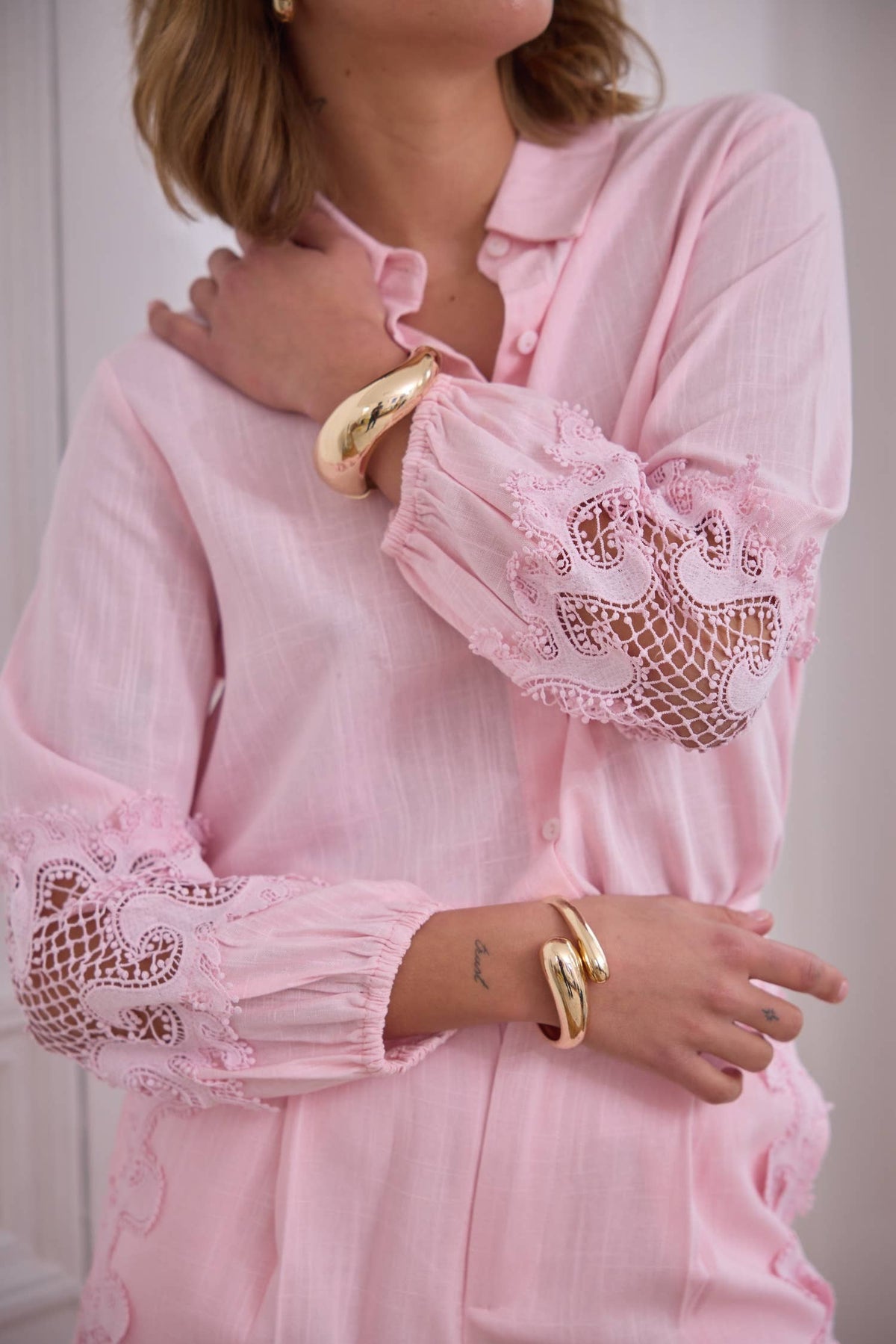 Blouse met geborduurde mouwen - 5631: Rose