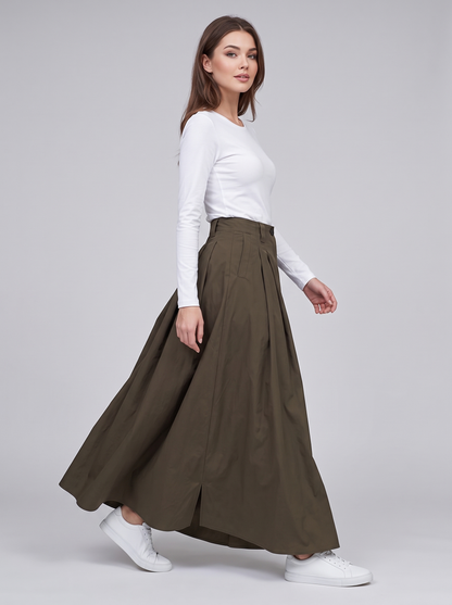 Maëlle kaki maxi-rok gedragen