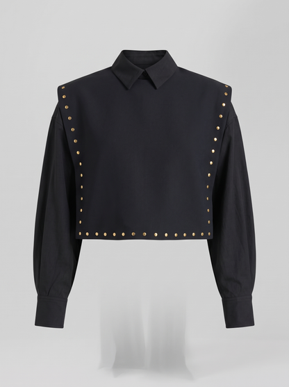Inès zwarte cropped blouse met studs, hoofdfoto ghost mannequin