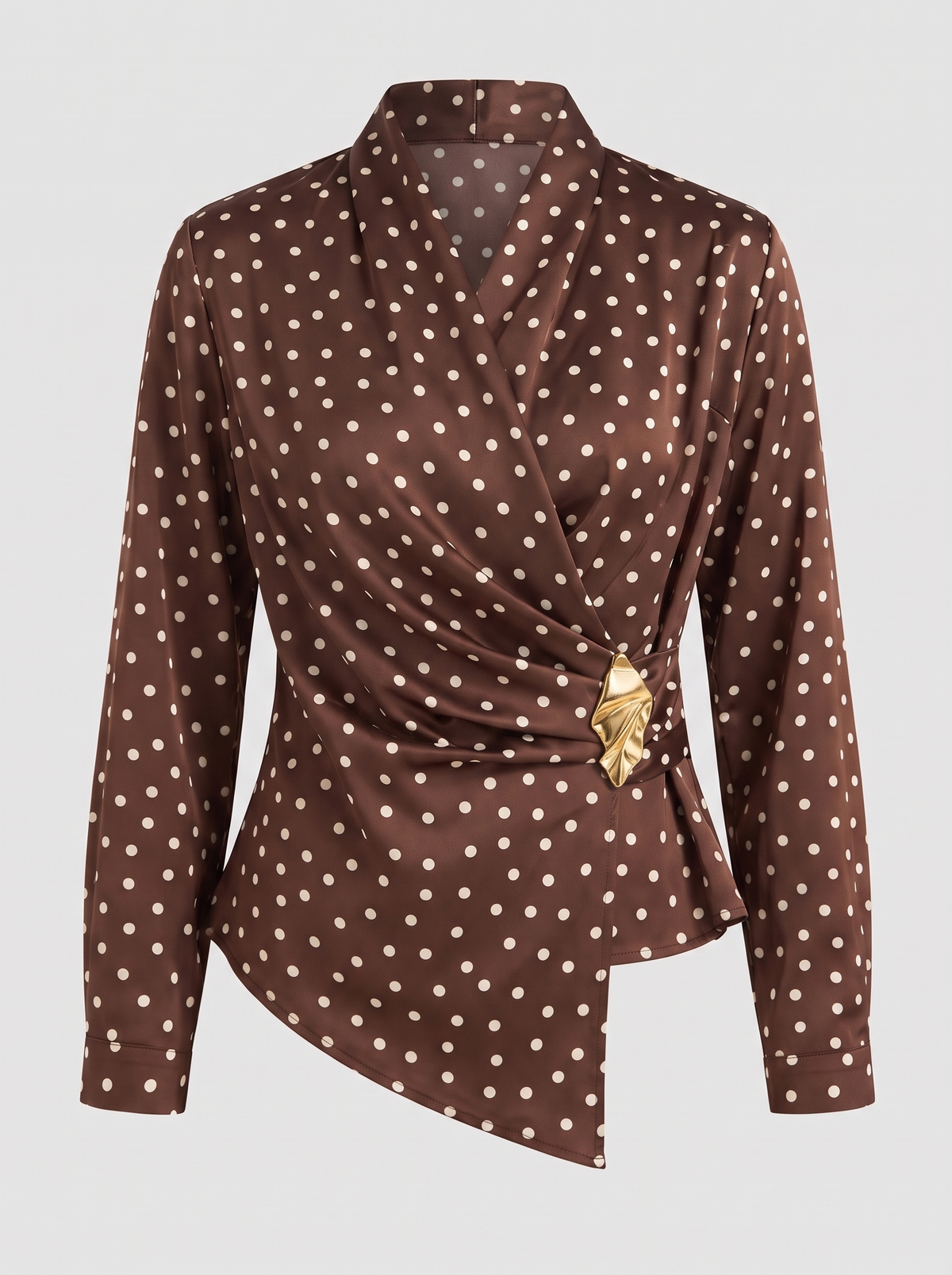 Lisette bruine wikkelblouse met stippen en gouden broche, hoofdfoto ghost mannequin